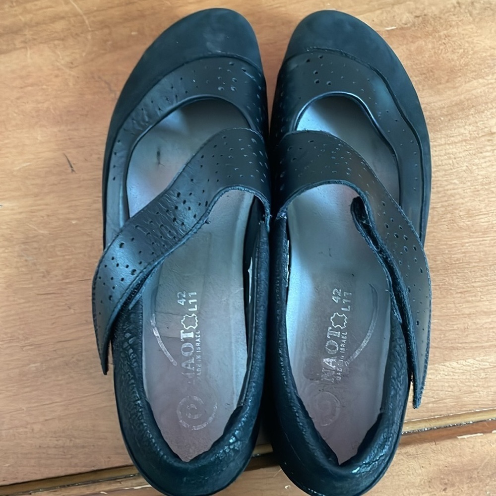Naot Aroha Mary Jane Flats Black Glass Perforated Slip Resistant Size 42 (11) - Picture 9 of 14